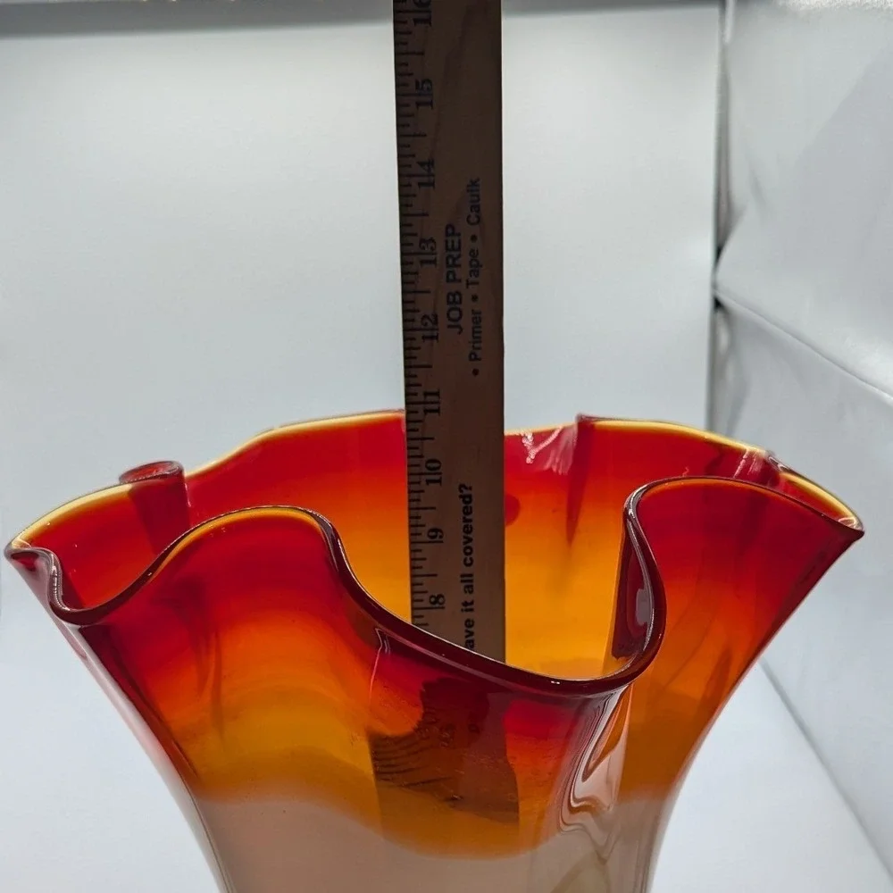 Jarek Kozlowsky‎ Collection Hand Blown Art Glass Vase Ruffled Rim Made in Poland